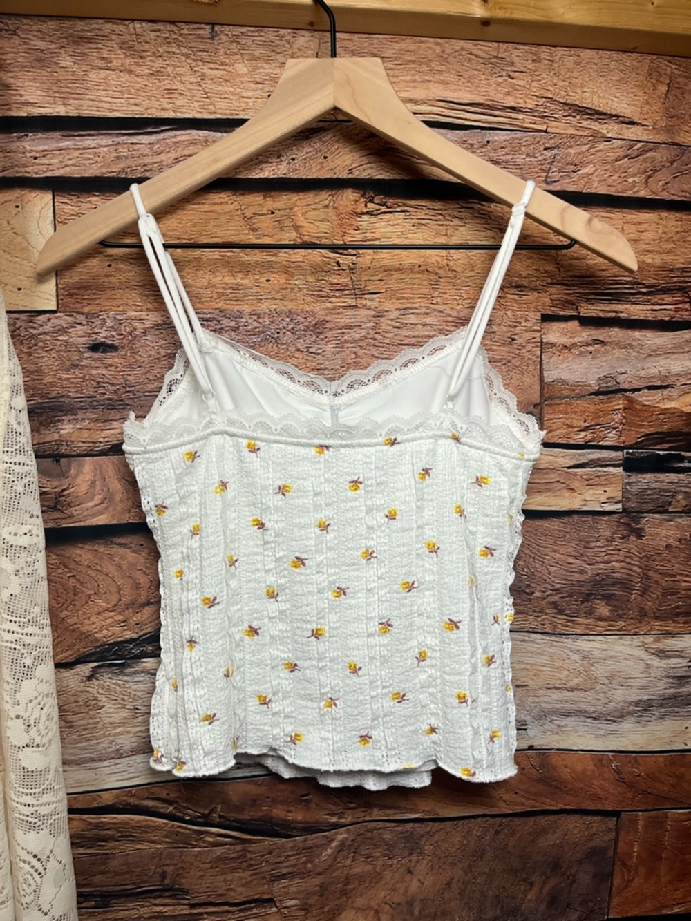 Good Days Project Delicate White Floral Lace-Trim Cami Tank (188) - Picture 6 of 8